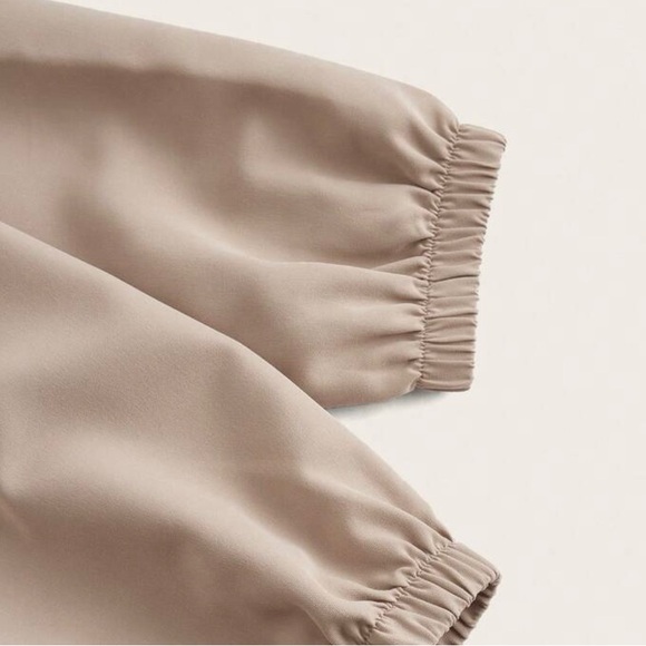 Stylish Tan Trench Coat!! - Picture 3 of 6